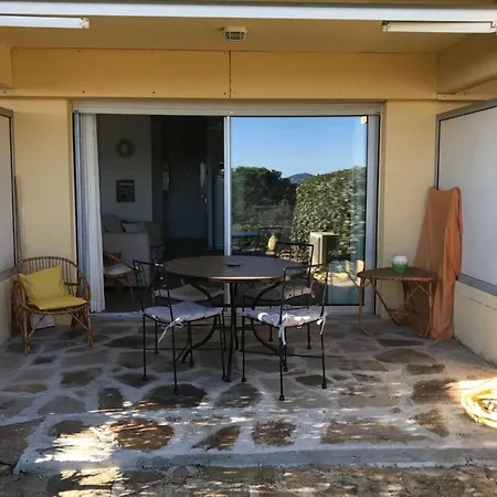 Peaceful Retreat With Stunning Sea View Private Terrace & Garden Apartment