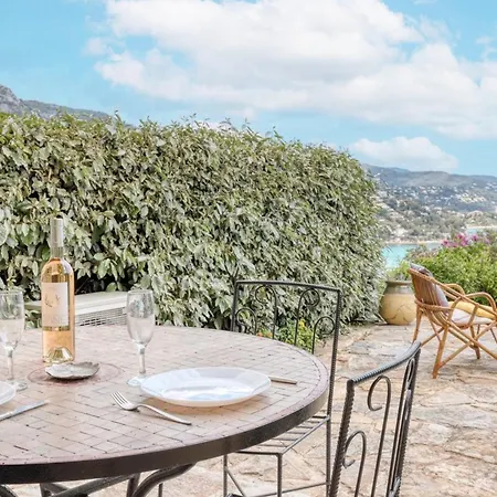 Peaceful Retreat With Stunning Sea View Private Terrace & Garden Apartment *