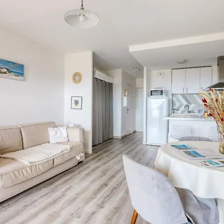 Apartment Peaceful Retreat With Stunning Sea View Private Terrace & Garden *